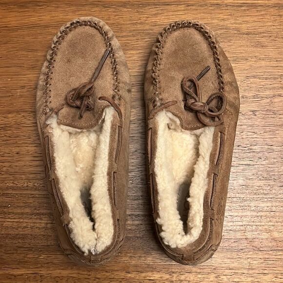 Ugg slippers  - Picture 3 of 4